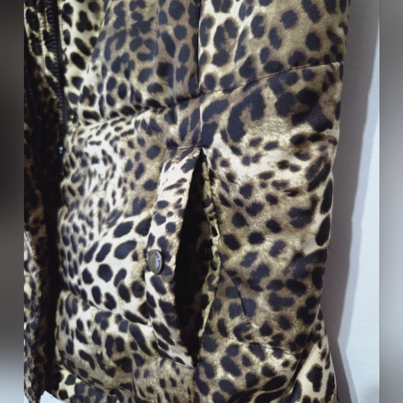 Jones New York Animal Print Puffer Vest Size Large In EUC. - Picture 4 of 7